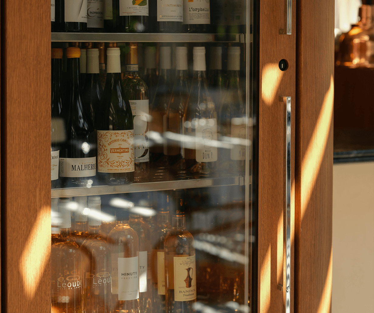 restaurant rogina villa genesis france bar detail